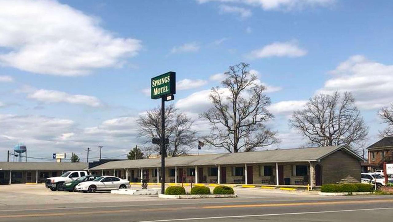 Springs Motel Ky Russell Springs Exteriér fotografie